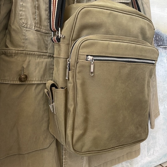 Copy — Unbranded Military Style Canvas Crossbody - Picture 4 of 8